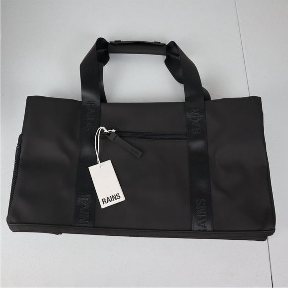 RAINS Trail Gym Bag 🖤 Black 🖤 water resistant 🖤 NWT - Picture 6 of 10